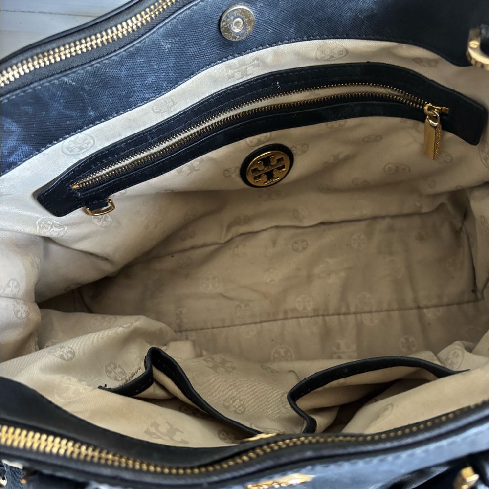 Tory Burch Robinson Tote with Gold Accents - Picture 4 of 6